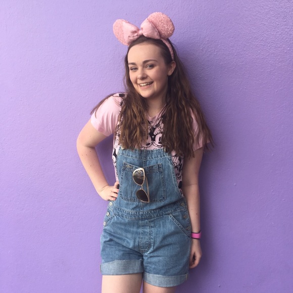 Meet your Posher, Kat - Picture 4 of 5